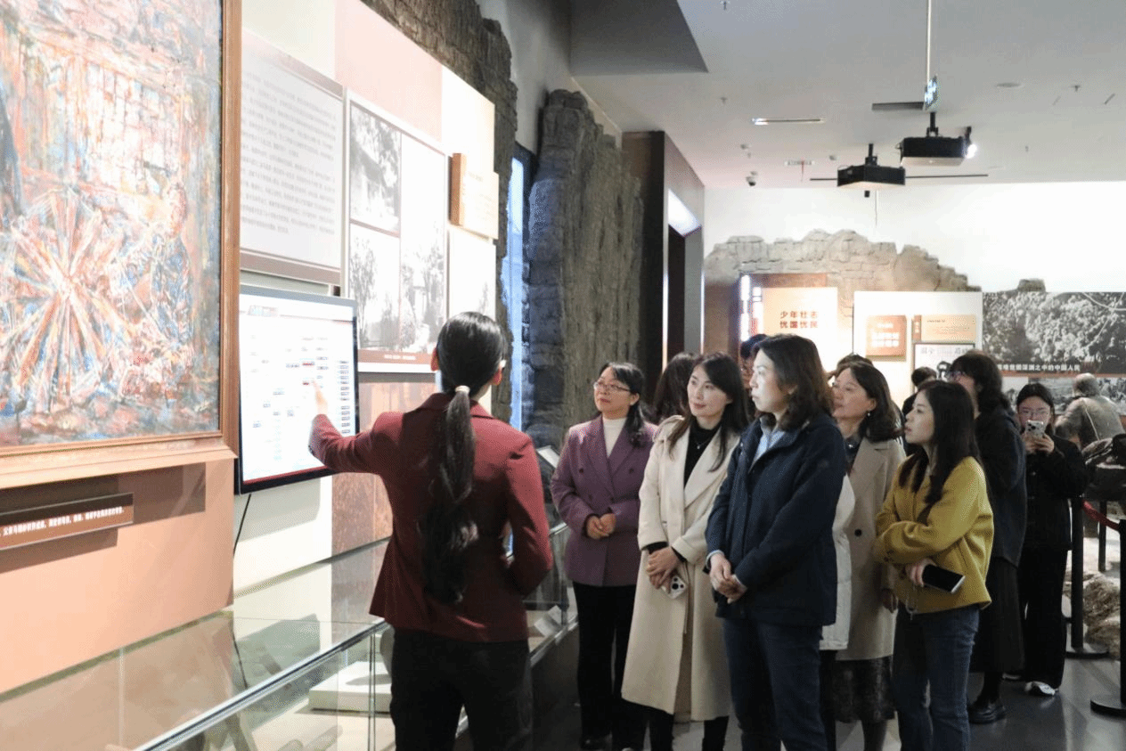  “銘記歷史 感恩奮進”紅色文化鑄魂育人教學研討會在駐馬店職業技術學院成功舉辦