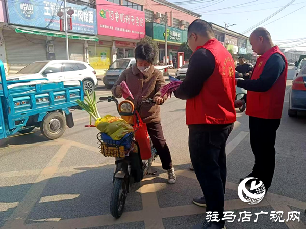 平輿縣李屯鎮(zhèn):法律咨詢搭建“連心橋” 普法宣傳“接地氣”