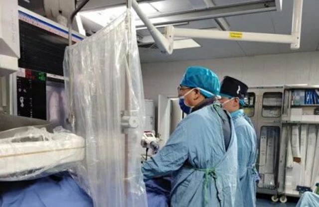 介入血管外科微創介入打通生命通道，七旬老人告別腿痛重獲行走自由