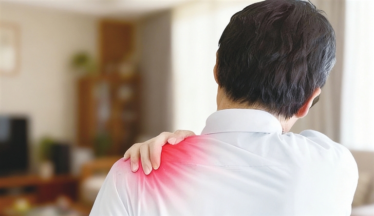 打破“五十肩”魔咒 肩部保暖不可忽視