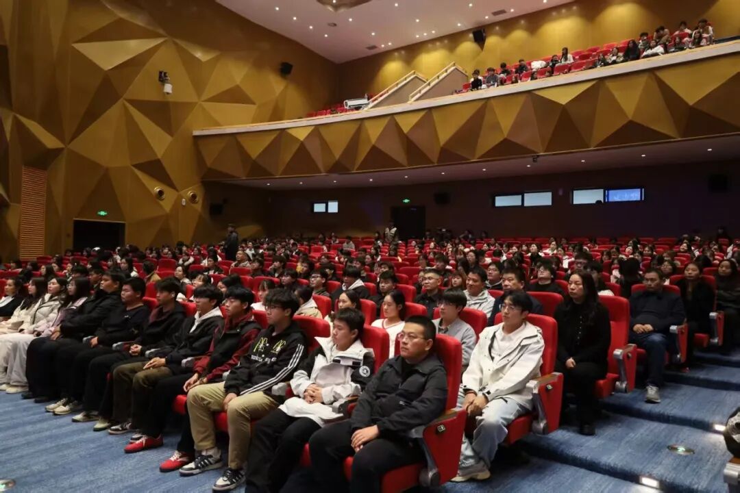 庭審進(jìn)校園 法槌敲警鐘——駐馬店幼兒師范高等專科學(xué)校開展普法教育活動(dòng)