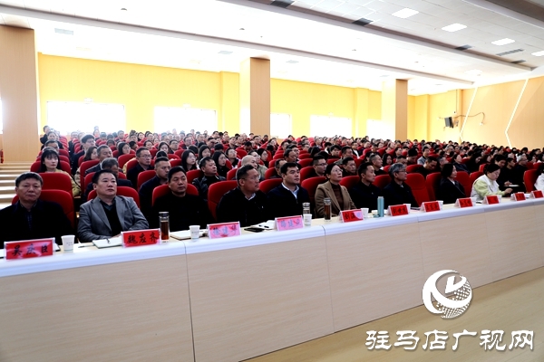 弘揚教育家精神 汲取奮進力量 駐馬店市優(yōu)秀教師巡回報告會(平輿站)圓滿舉行