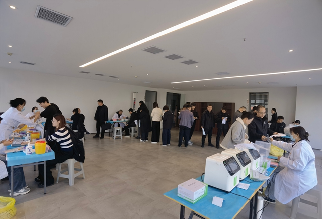 健康服務送上門 駐馬店市第二中醫院為藍天集團員工暖心體檢