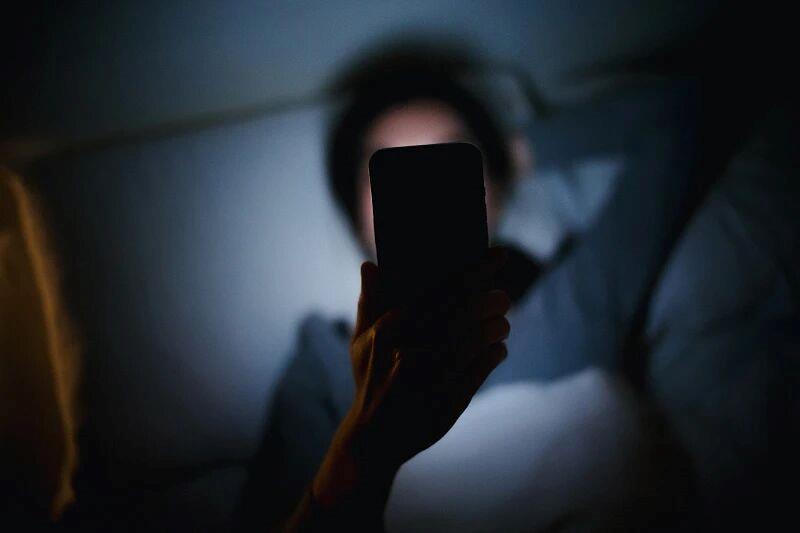 30歲小伙長期熬夜智力退回3歲 年輕人患“腦膜炎”病例為何頻發？