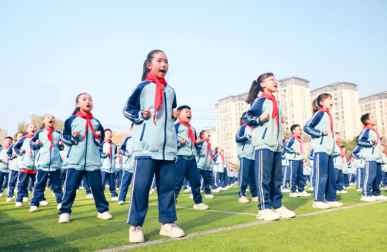  駐馬店市第三小學(xué)舉辦“武韻傳美”大課間觀摩活動