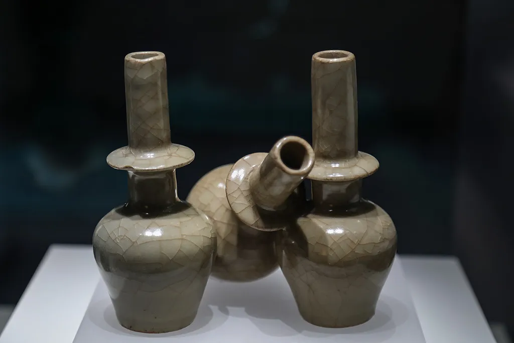 每日文物丨南宋工匠制瓷“翻車(chē)” 卻讓祝福加倍