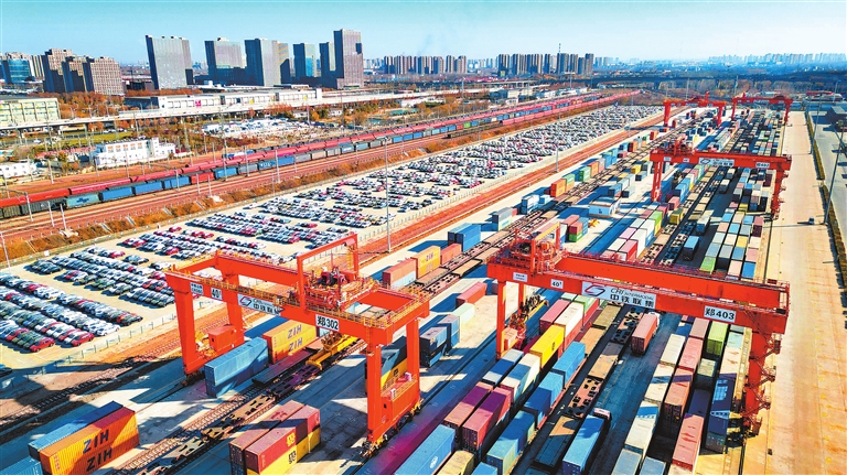 沿著習近平總書記指引的方向奮勇前進