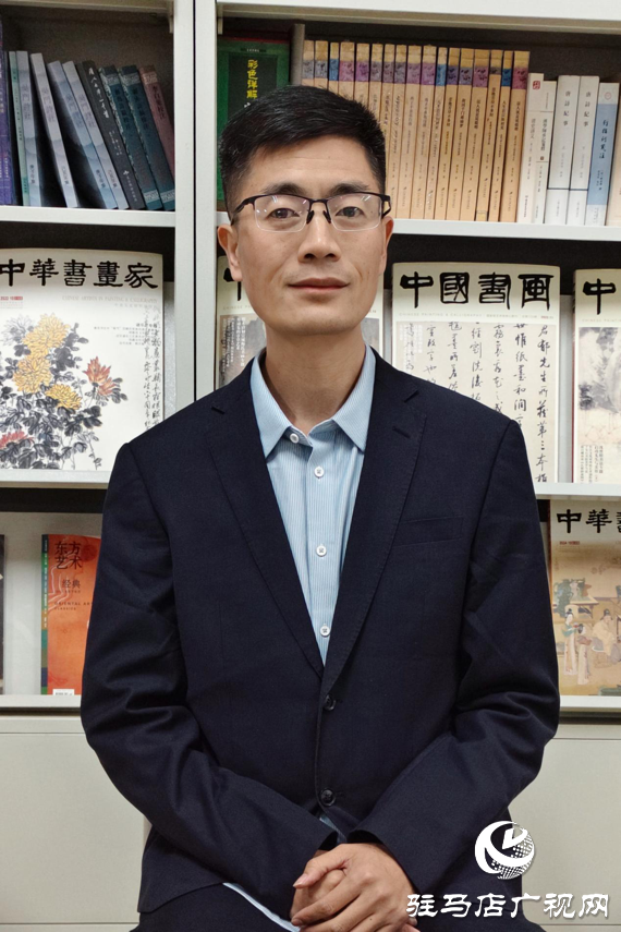 駐馬店幼兒師范高等專科學校教師智博獲評“河南省十佳青年詩人”