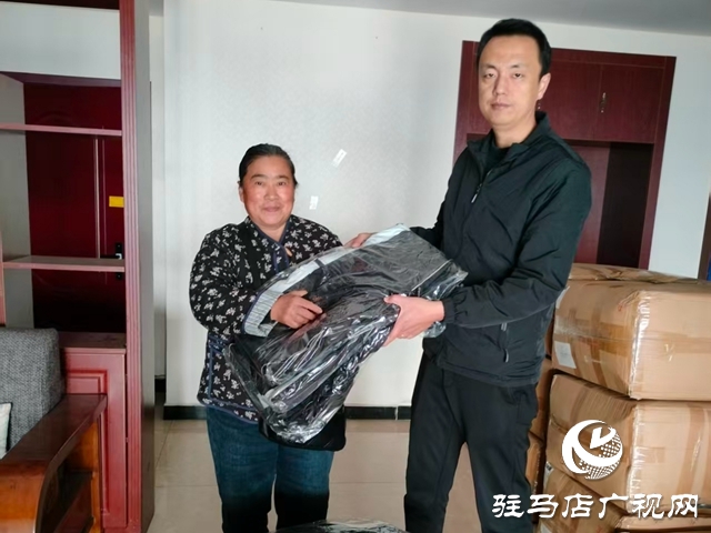 魏基成“天籟快車”項目組向駐馬店市康復輔具協會 捐贈愛心物資