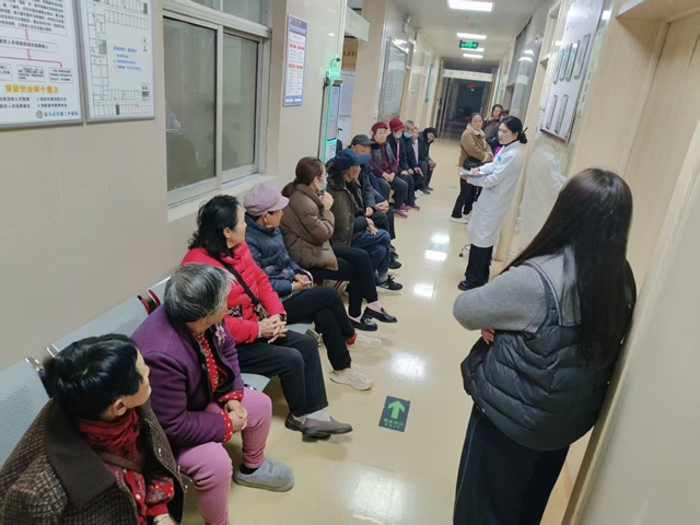 精細講解 暖心指導 駐馬店市第二中醫院眼科貼心服務獲患者好評