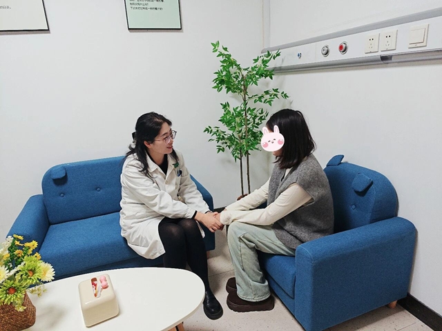 17歲女孩與&ldquo;洗手&rdquo;的三年抗?fàn)? width=