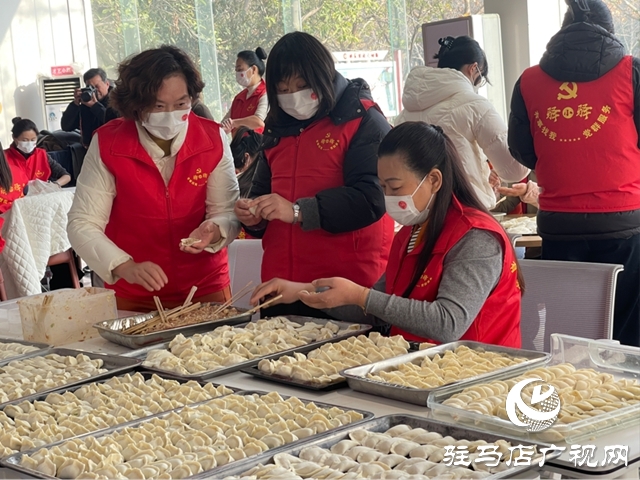  餃香暖冬至 情系環(huán)衛(wèi)工