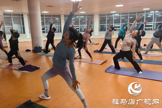 “天中智慧夜?！惫媾嘤柦Y課 夜間藝術課堂點亮市民文化生活