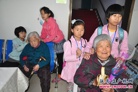 養老院內情暖老人心 婦產科里重訪出生地